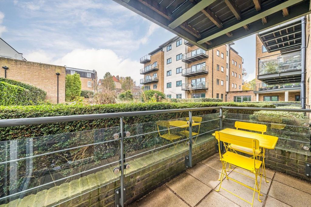 Property photo 2 of 9