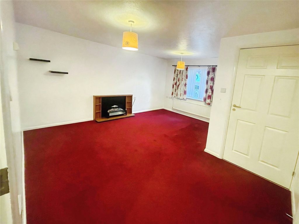Property photo 2 of 13 Lounge