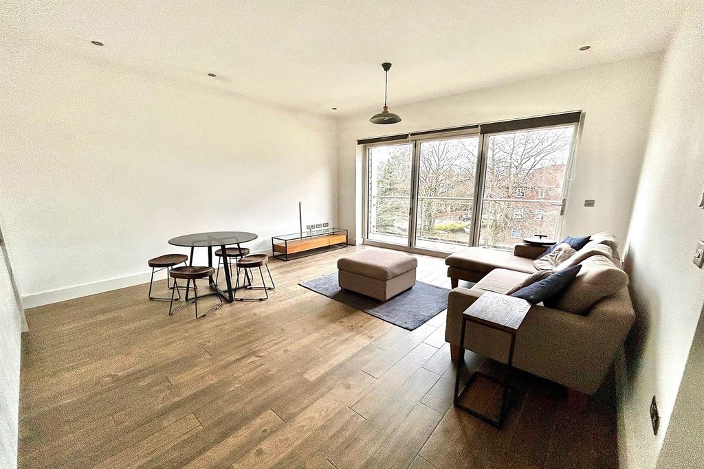 Property photo 2 of 16 Living Room