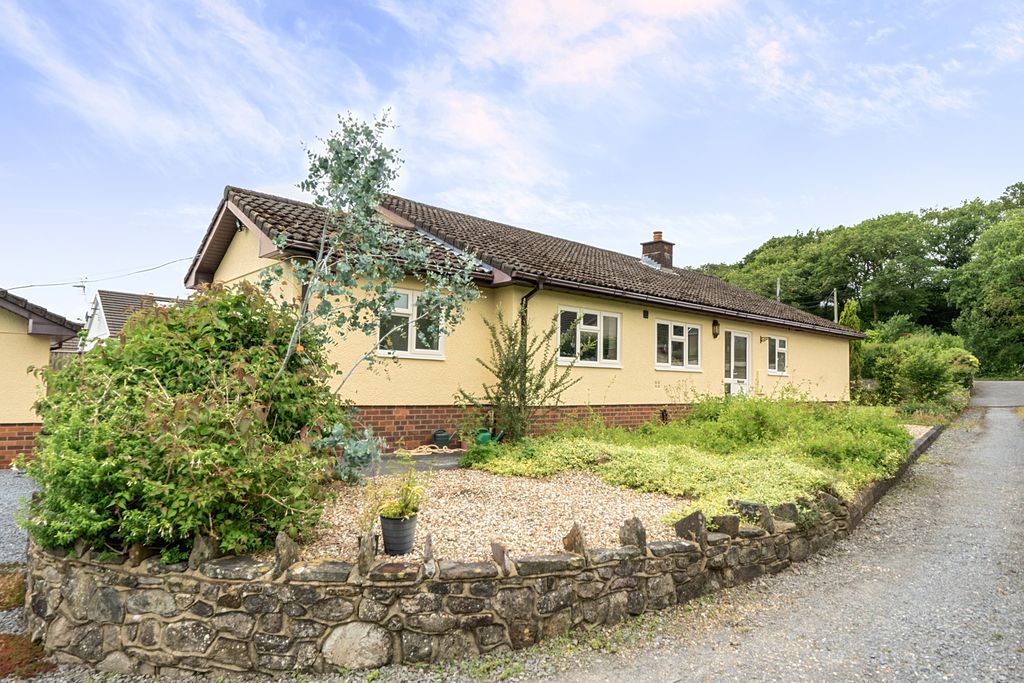 Property photo 1 of 32