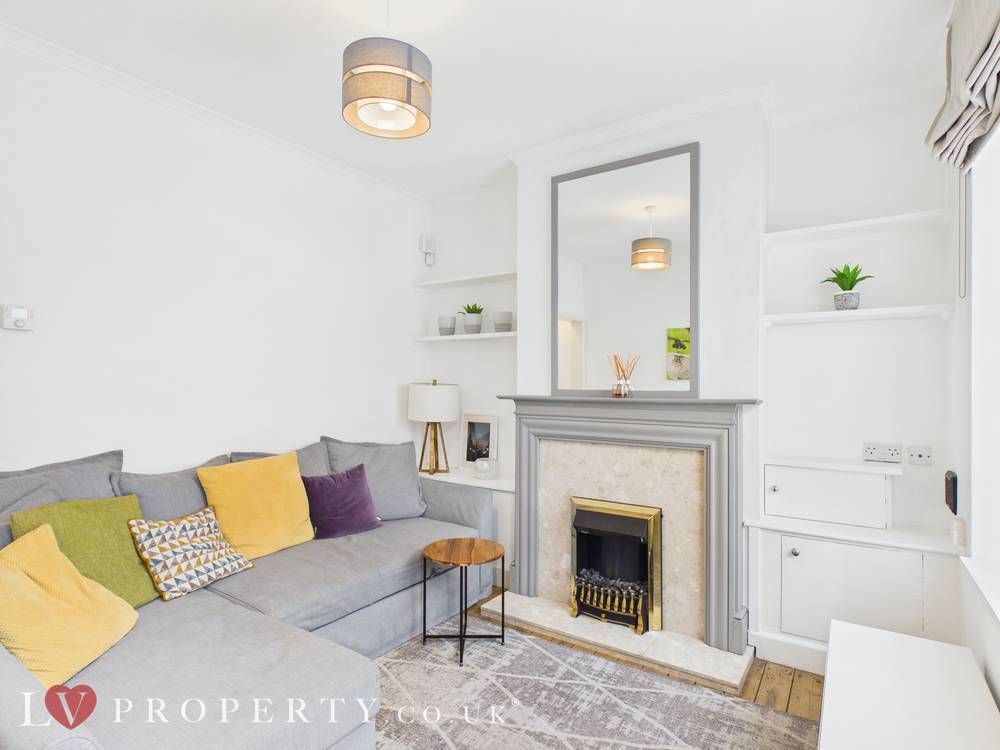 Property photo 1 of 11 Giraffe360-Still002