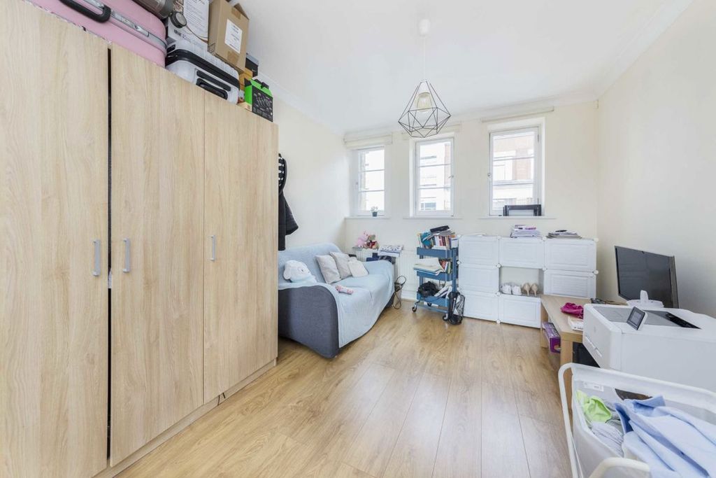 Property photo 3 of 5