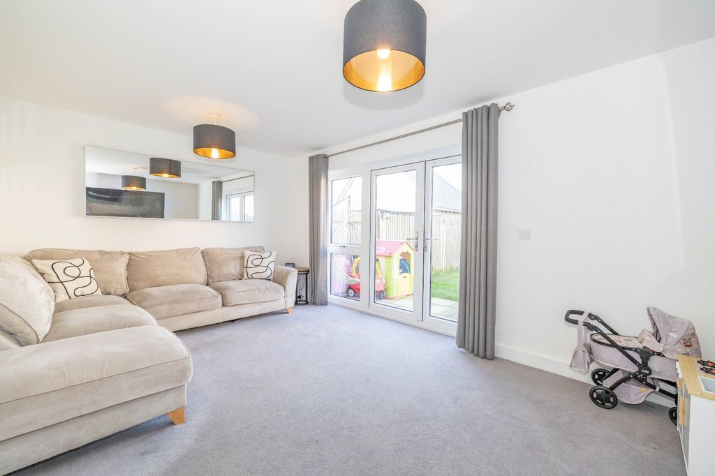 Property photo 3 of 17 Picture 3