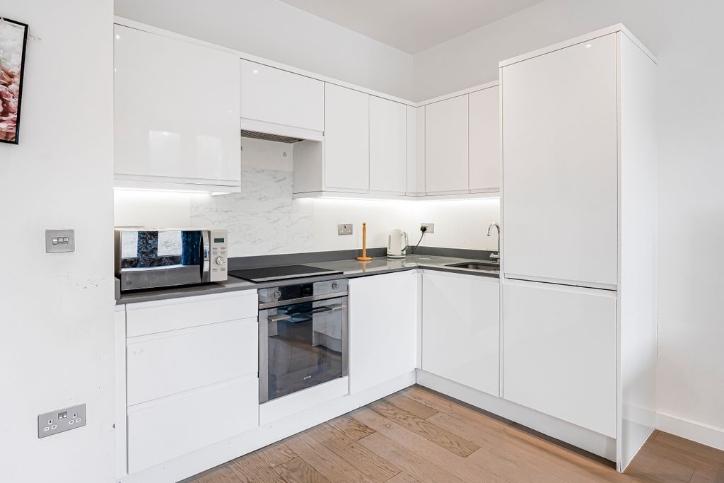 Property photo 3 of 12 8_59571