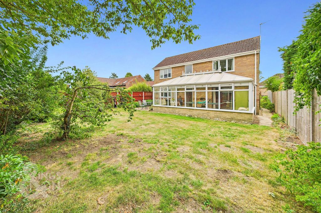Property photo 2 of 22