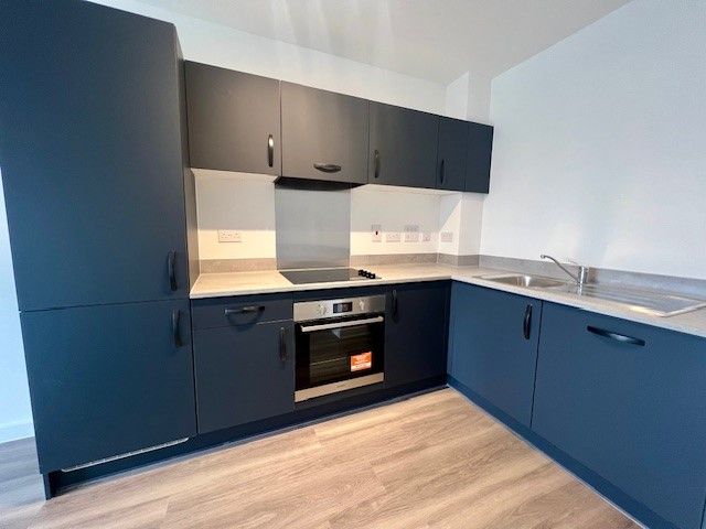 Property photo 3 of 7 Kitchen