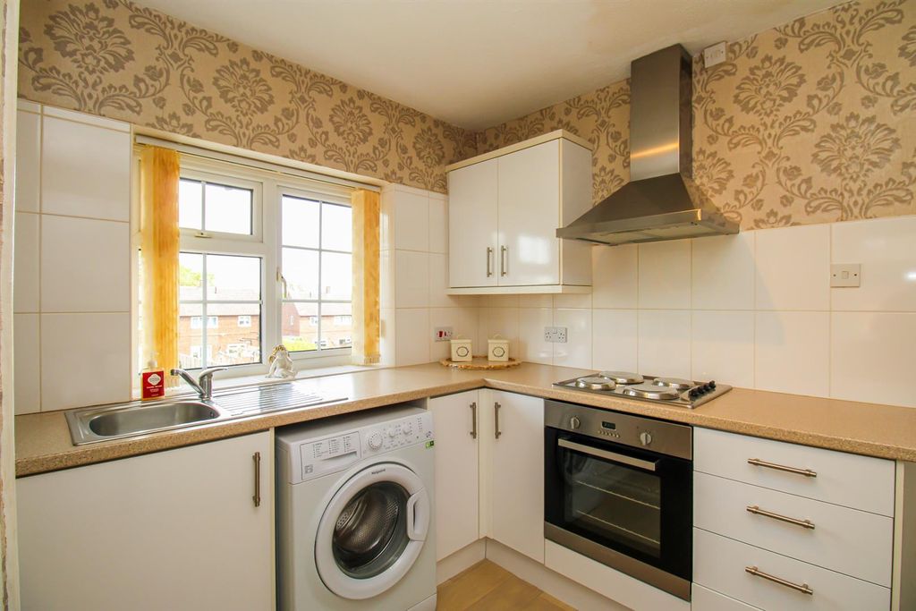 Property photo 2 of 11