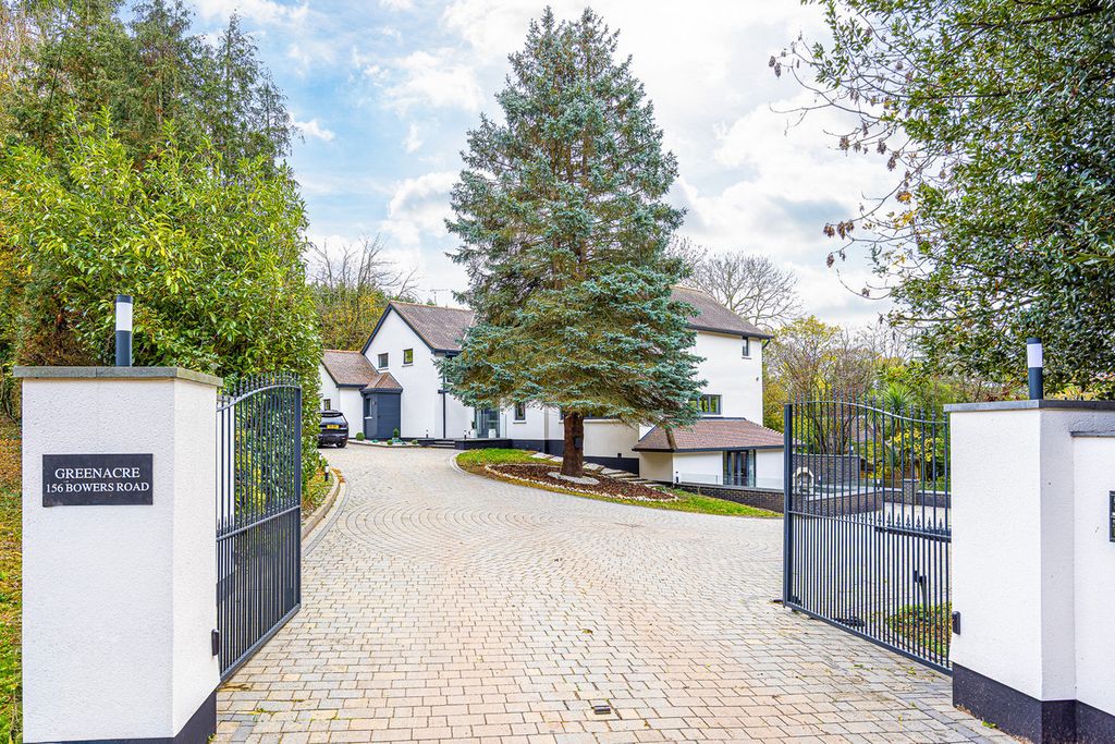 Property photo 1 of 50