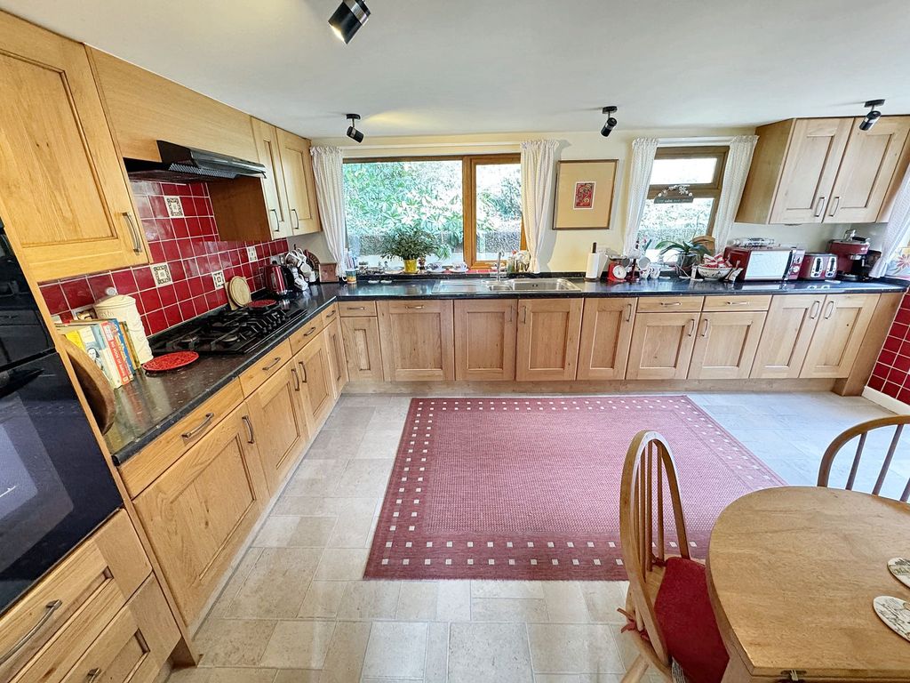 Property photo 3 of 22