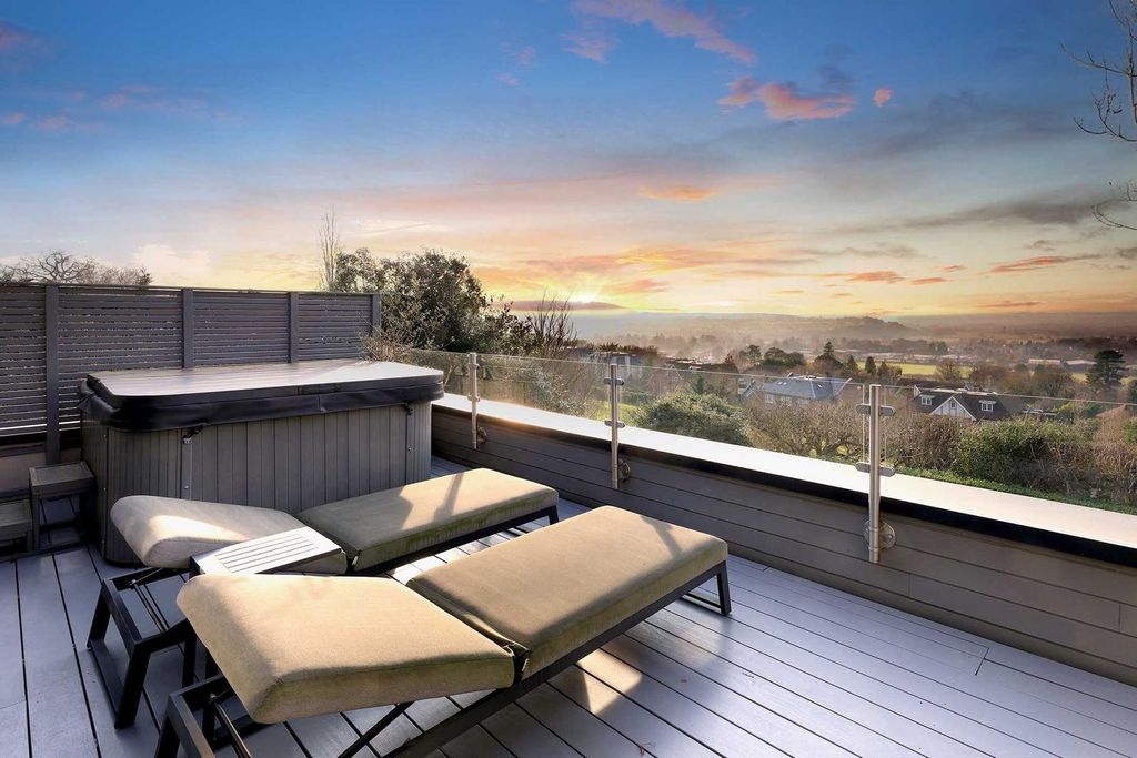 Property photo 2 of 29 Picture No. 40