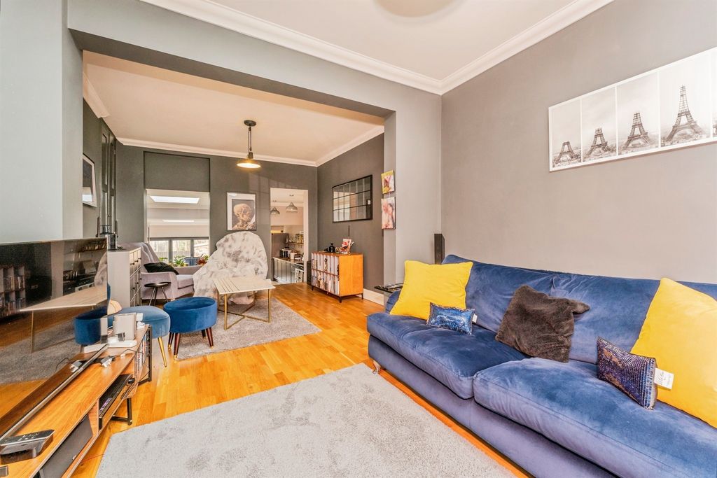Property photo 3 of 17