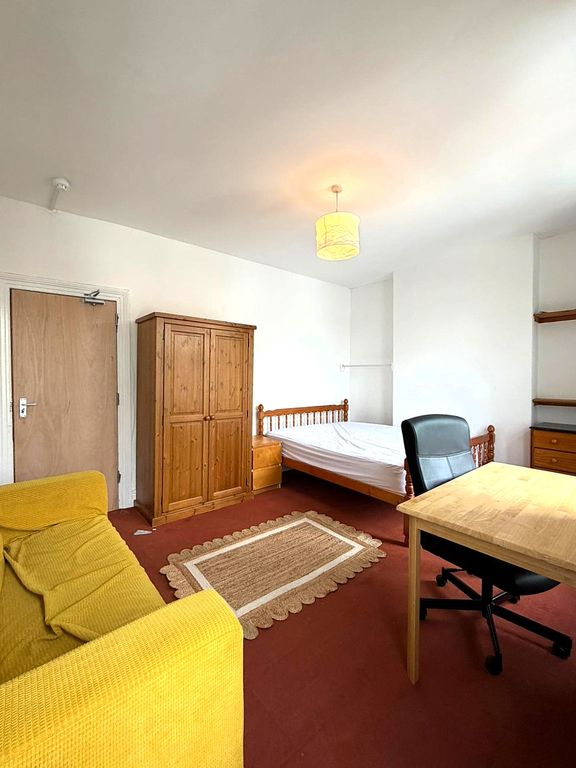 Property photo 2 of 5