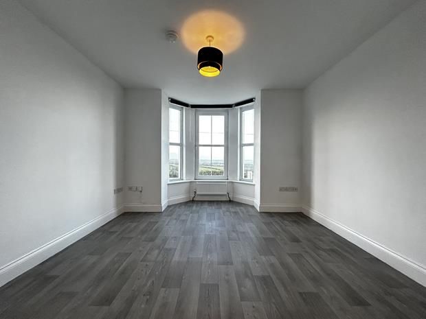 Property photo 2 of 11 Lounge 1