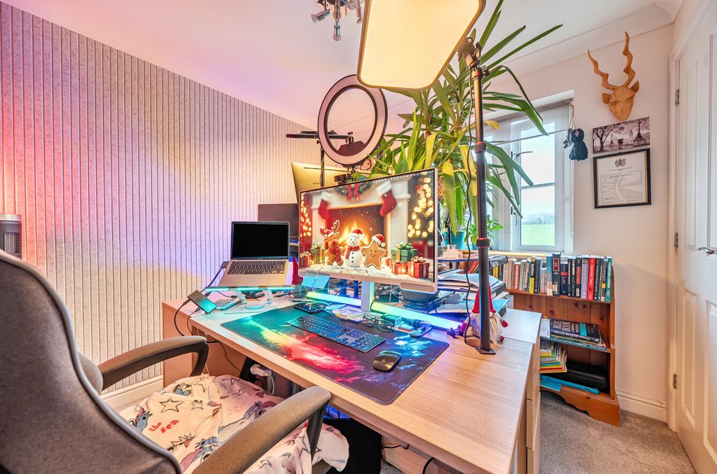 Property photo 1 of 22 1387986-17-693Add...