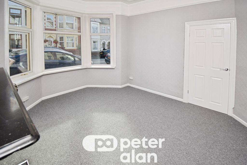 Property photo 3 of 17 Image