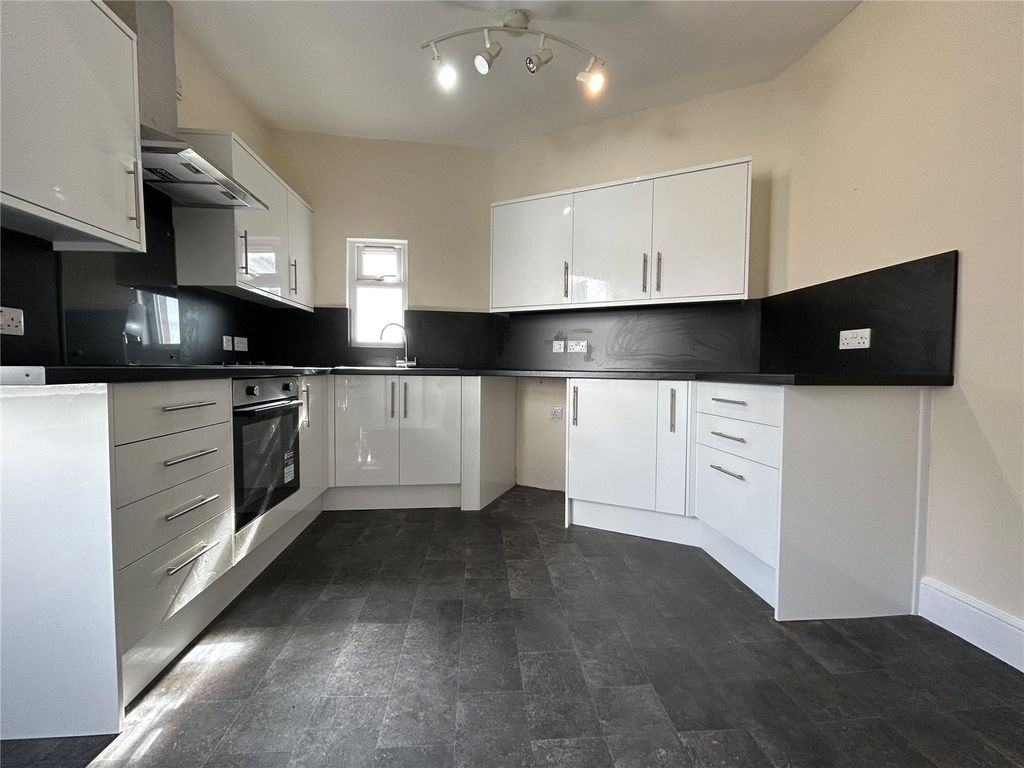 Property photo 3 of 7 Picture No. 16