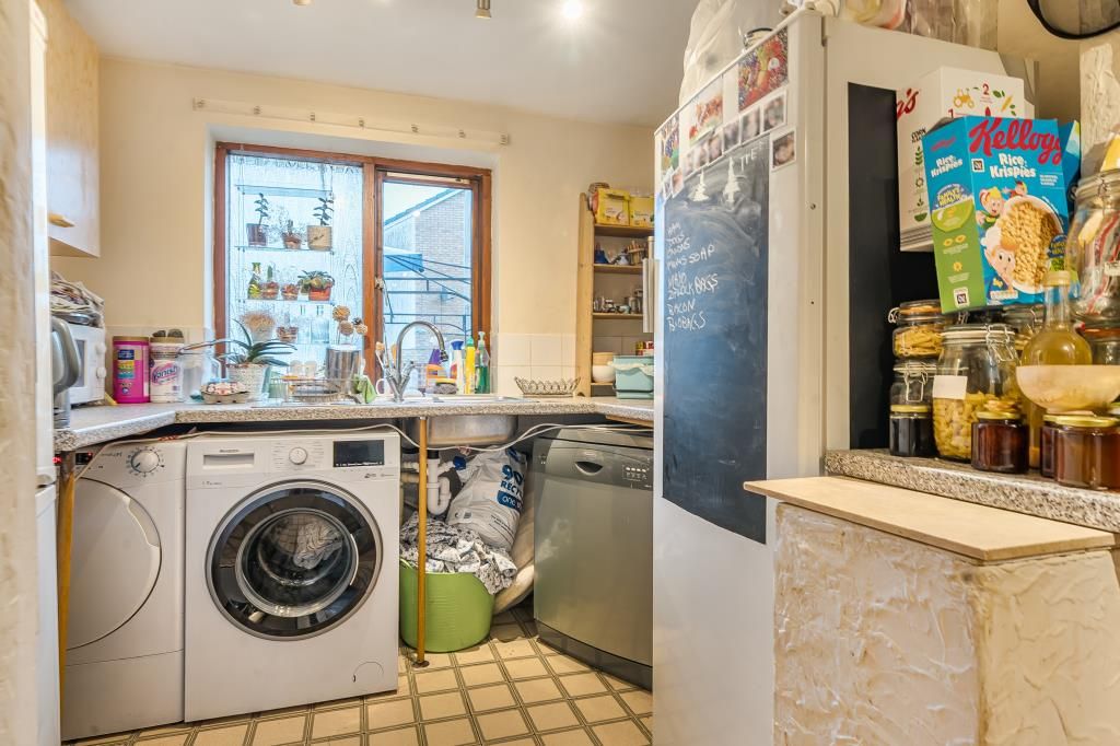 Property photo 3 of 21 Kitchen