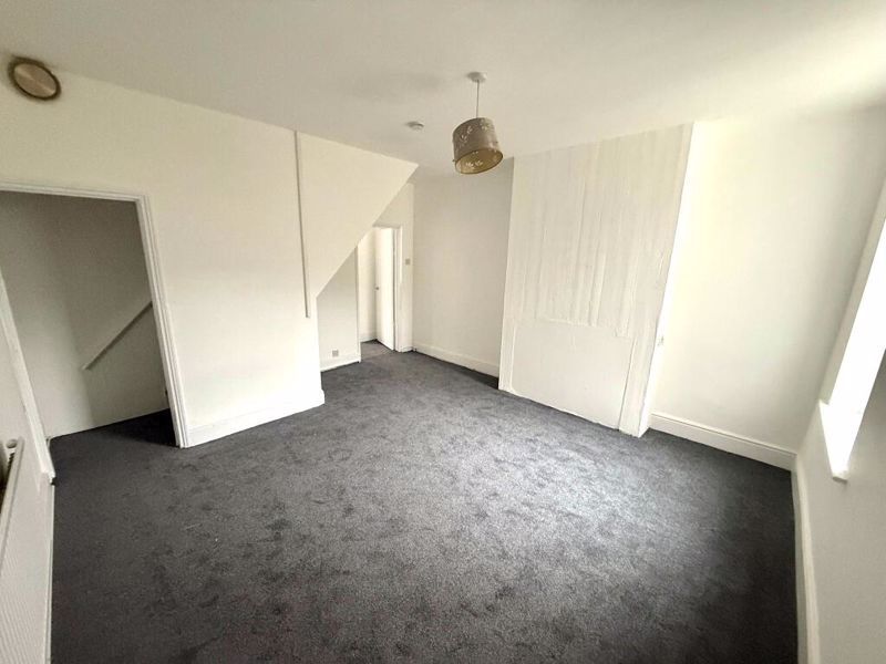 Property photo 3 of 9 Photo 1