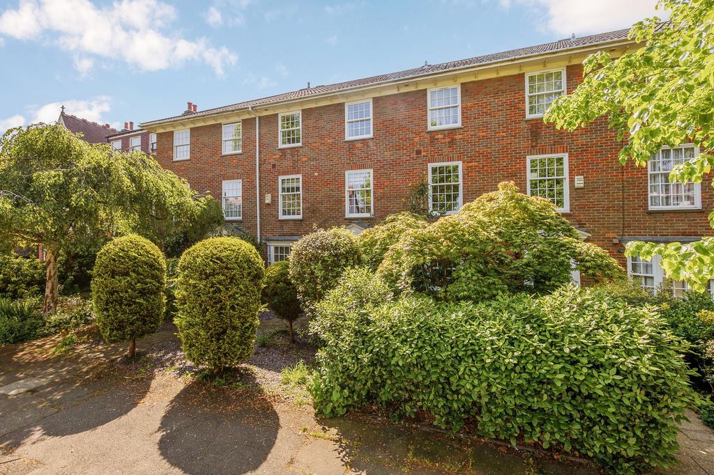 Property photo 1 of 18