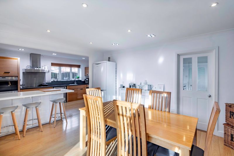 Property photo 2 of 19 Photo 4