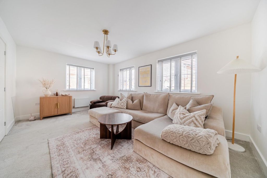 Property photo 2 of 21 1439837-13-69Dd16604Aed3.Jpg