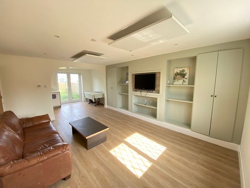 Property photo 2 of 14 Lounge