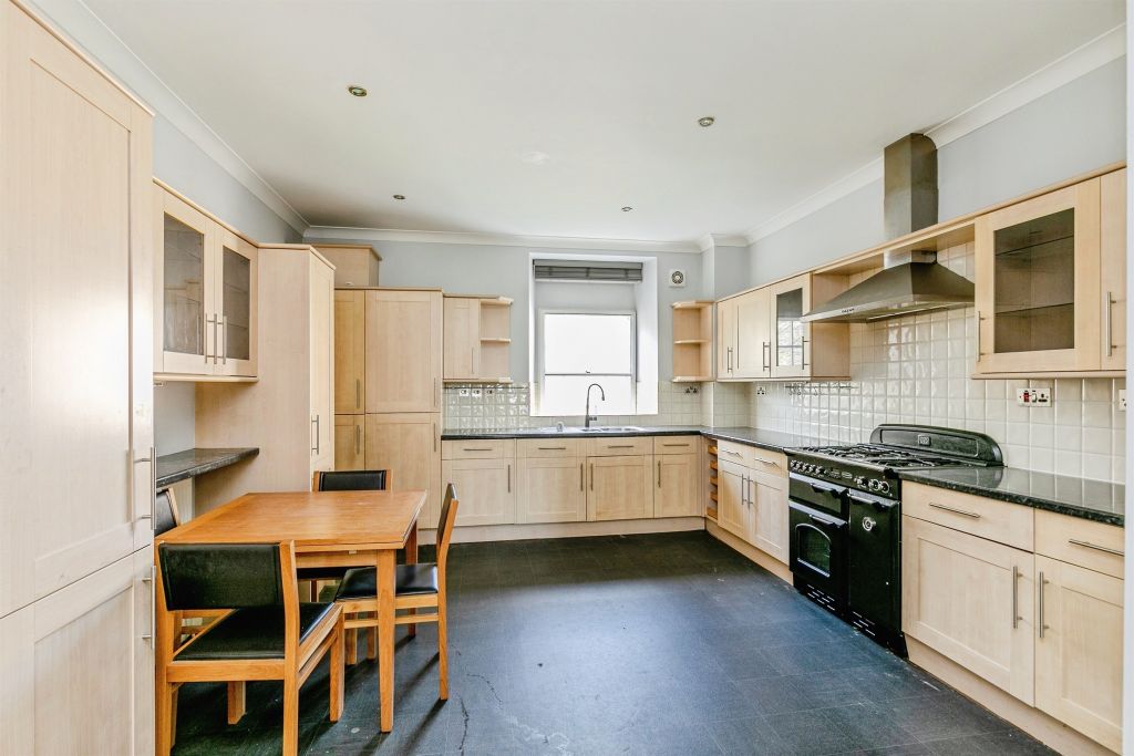 Additional image 4 of 3 bed flat for saleBeckspool Road, Frenchay, Bristol BS16