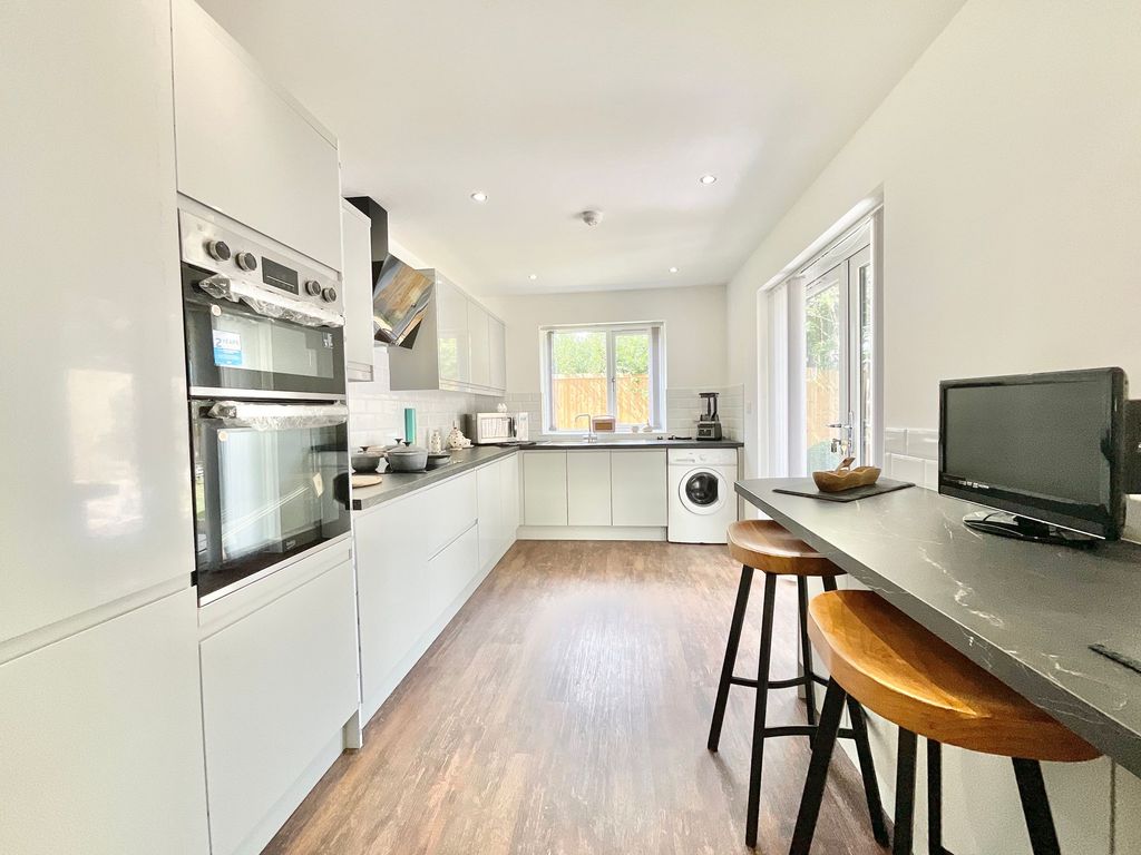 Property photo 3 of 31