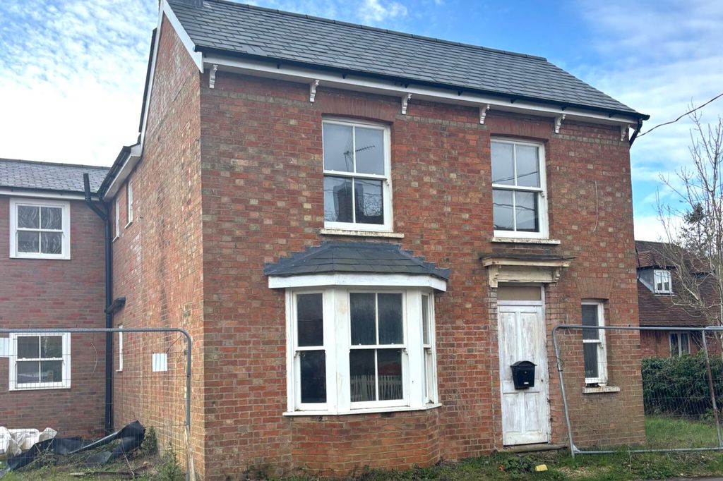Property photo 1 of 20 The Laurels, 4 Little Horwood Road, Great Horwood, Milton Keynes, Mk17 0Qe