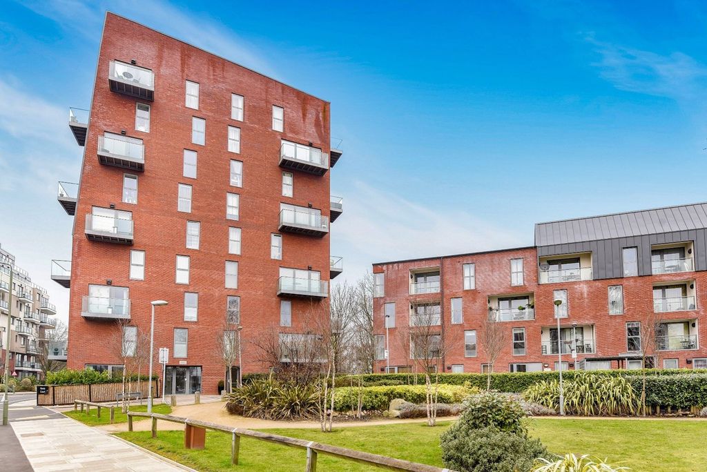 Property photo 2 of 8