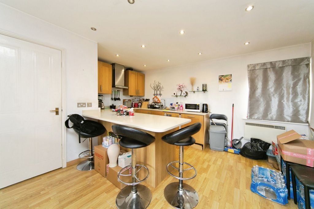 Property photo 3 of 16 Photo