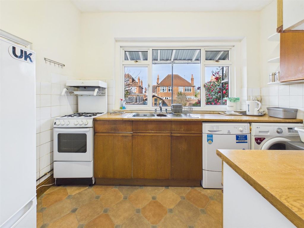 Property photo 2 of 11 Cam05510G0-Pr0187-Still002.Jpg