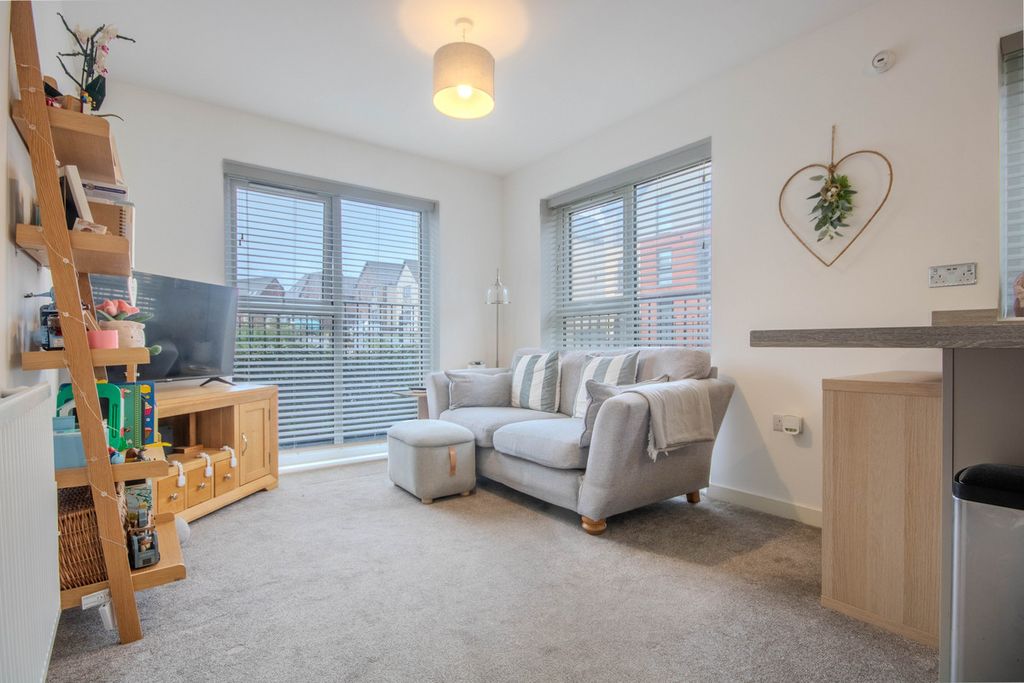 Property photo 2 of 18