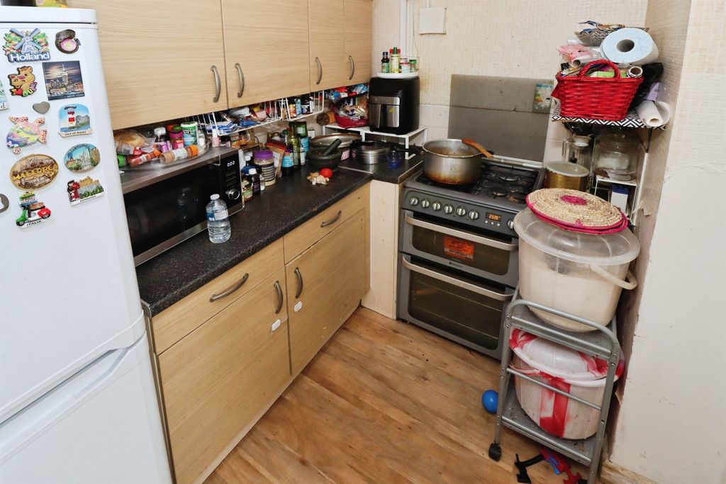 Property photo 3 of 17