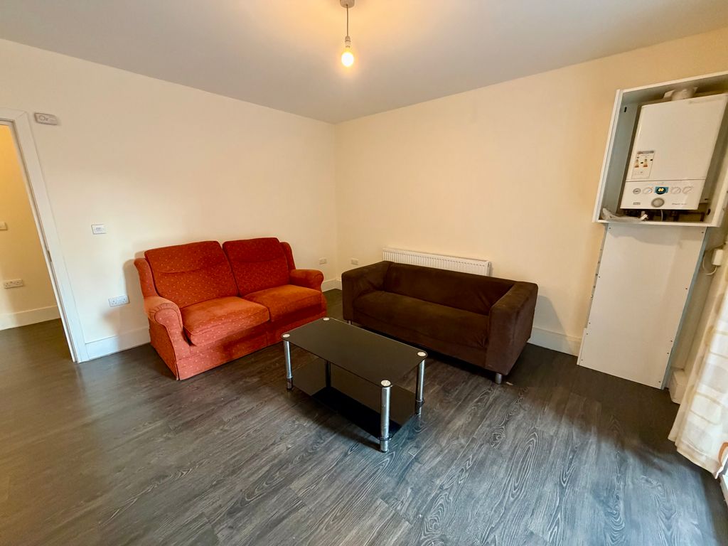 Property photo 2 of 8