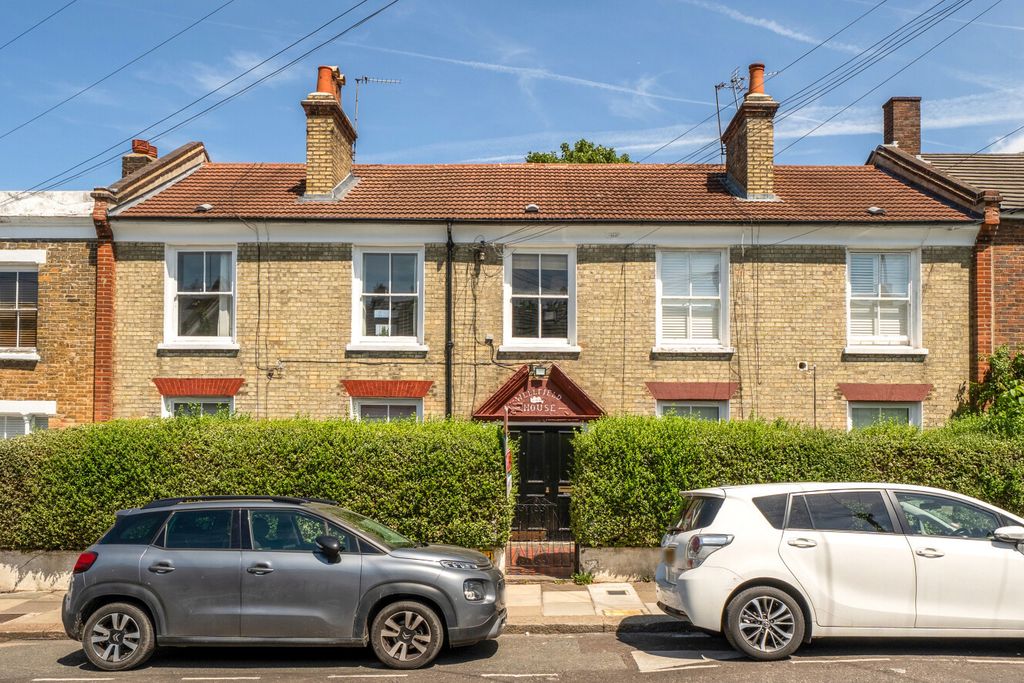 Property photo 3 of 9 1-6A4d23A9B572F-1...