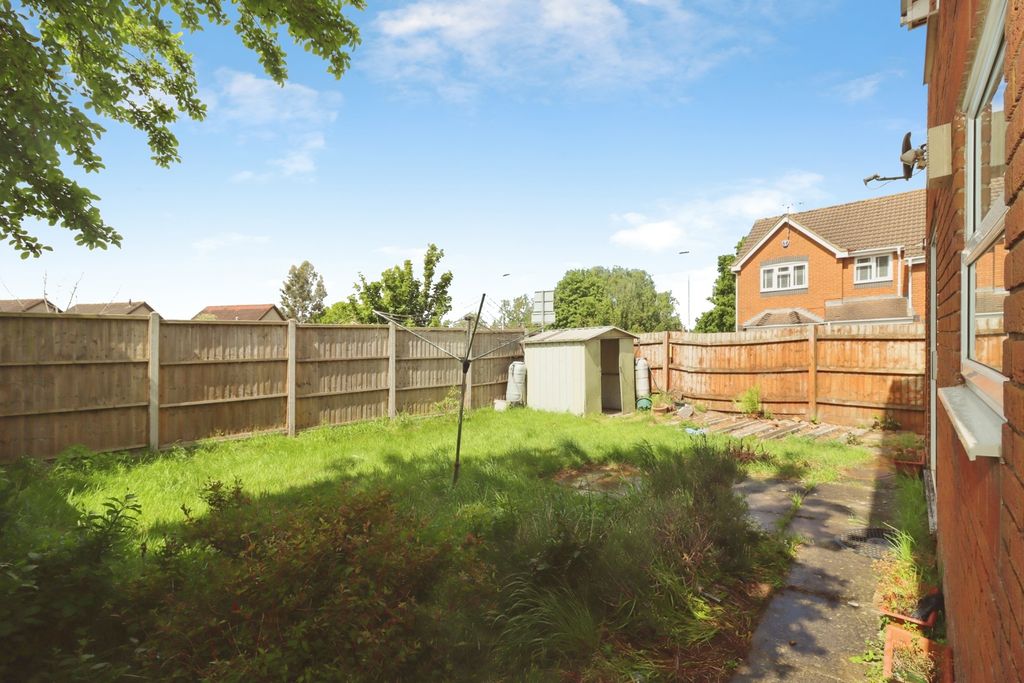 Property photo 3 of 15 Garden