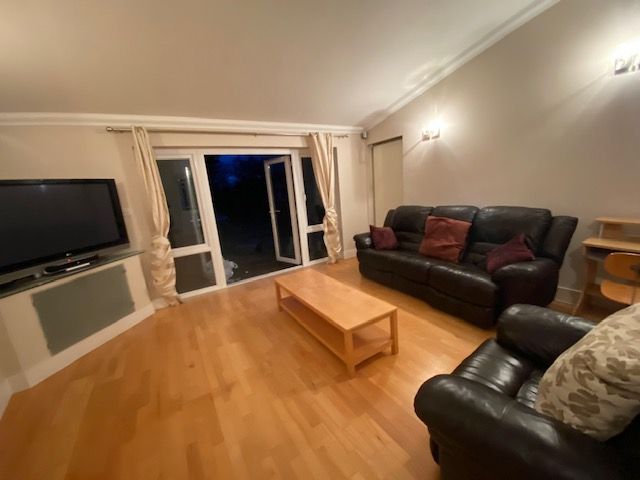 Property photo 3 of 5 Room