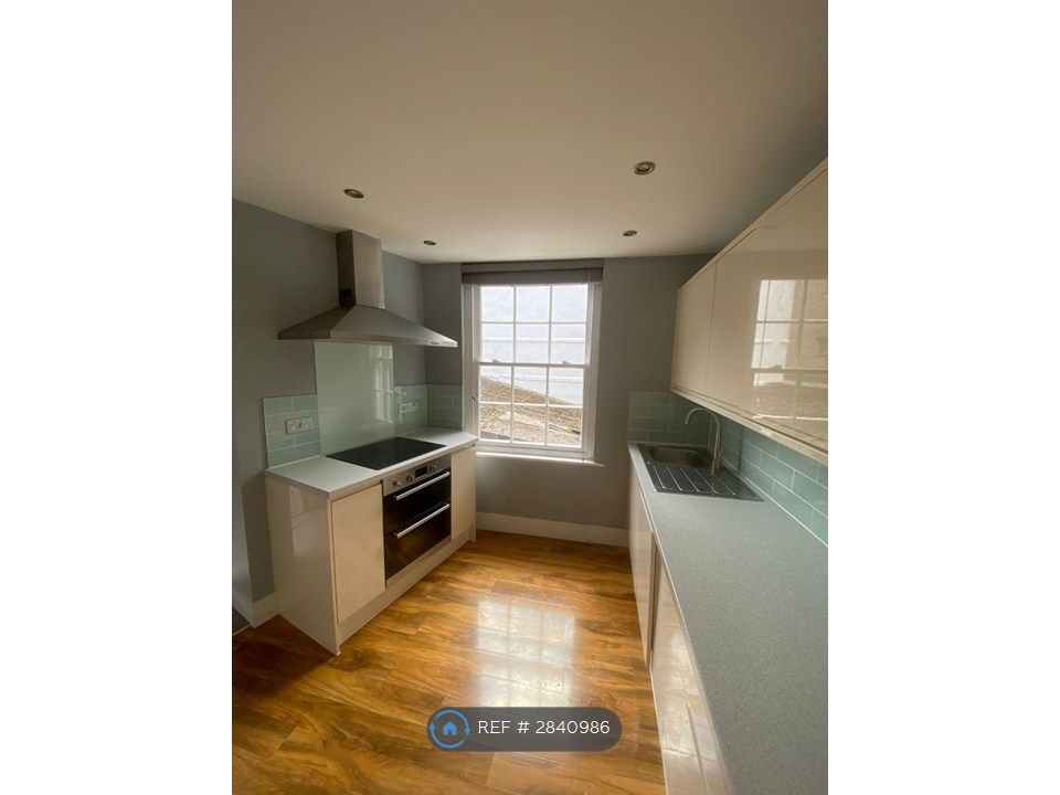 Property photo 2 of 16 Kitchen 2
