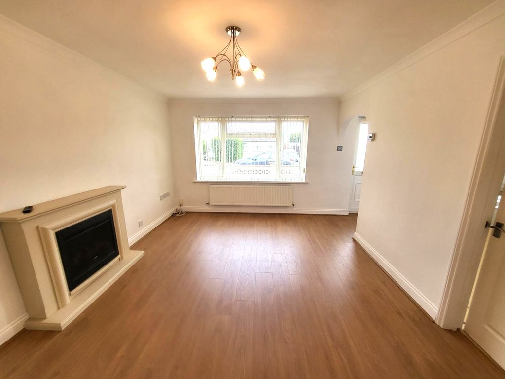 Property photo 2 of 11 Living Dining Room