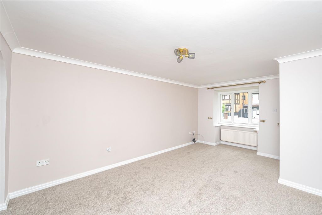 Property photo 2 of 19 Aldford-2.Jpg