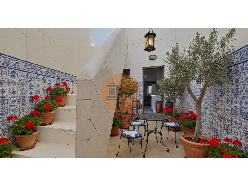 Property photo 3 of 49