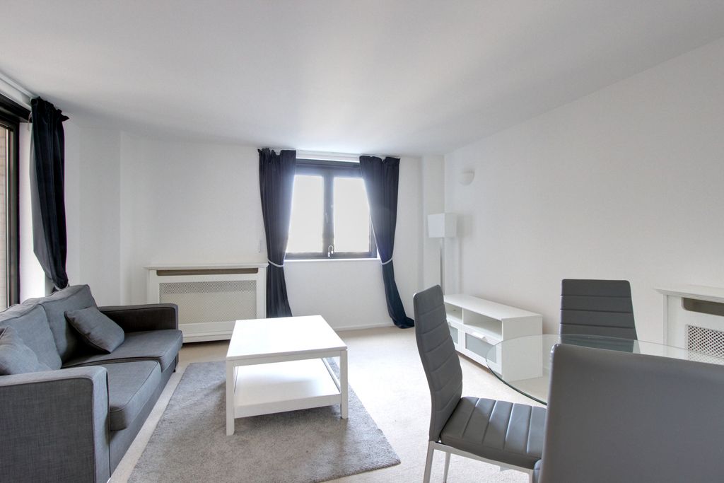 Property photo 2 of 8