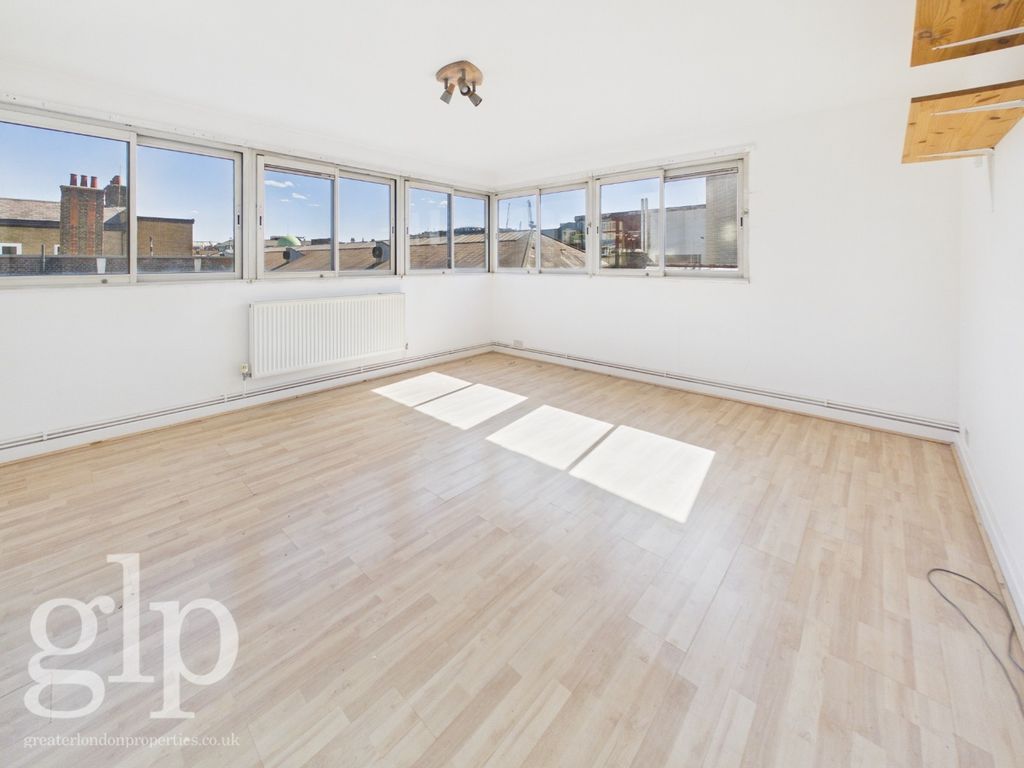 Property photo 1 of 17 685561