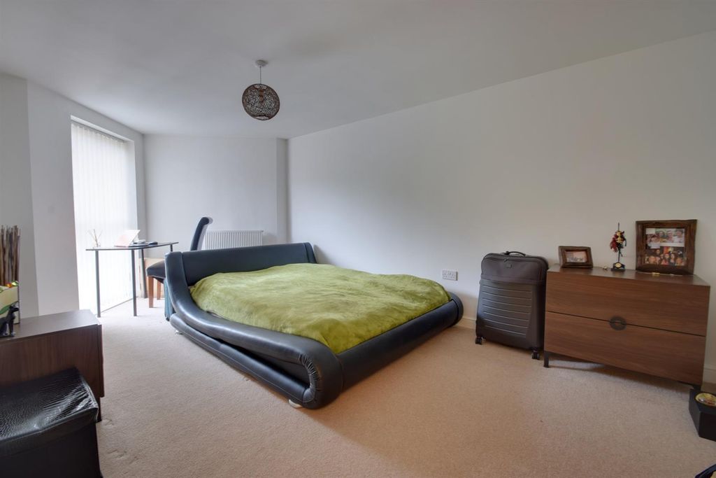 Property photo 3 of 9