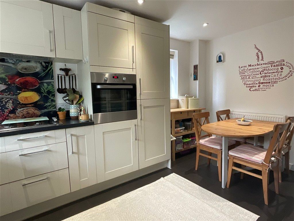 Property photo 2 of 14 Kitchen