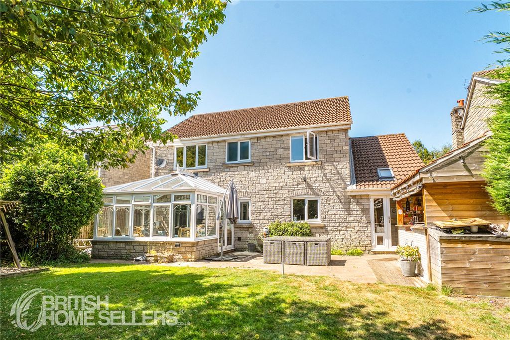 Property photo 1 of 23 Picture No. 05