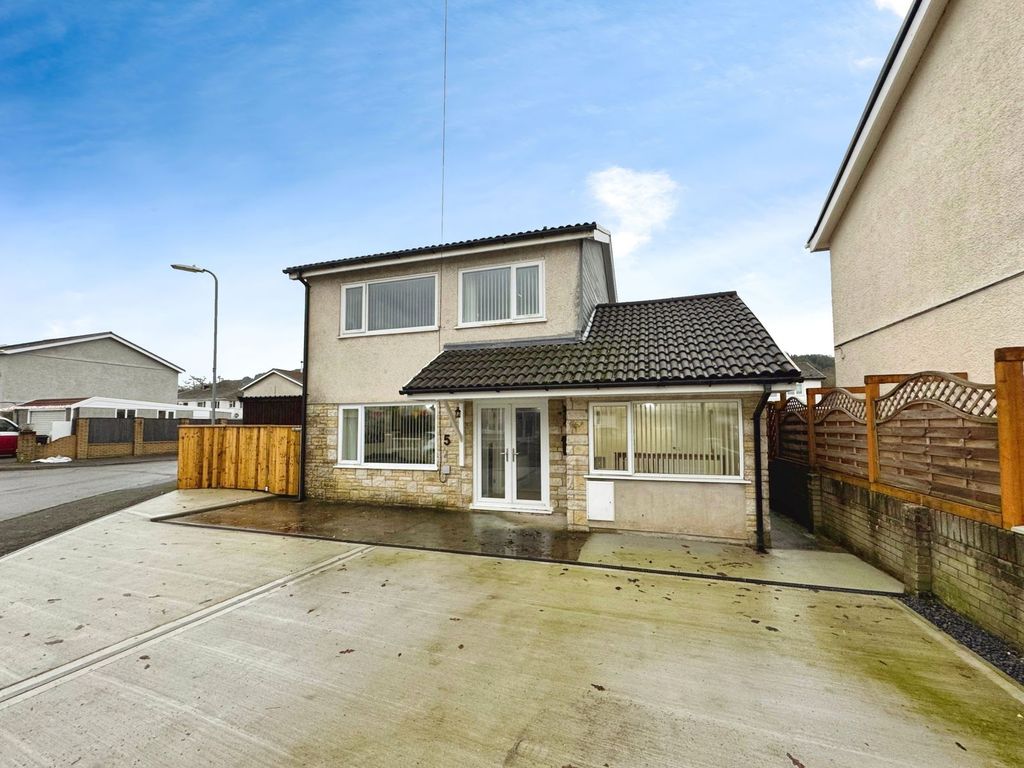 Property photo 2 of 37