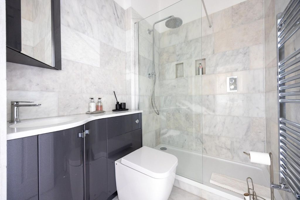 Additional image 20 of 3 bed flat for saleMontpellier Spa Road, Cheltenham, Gloucestershire GL50