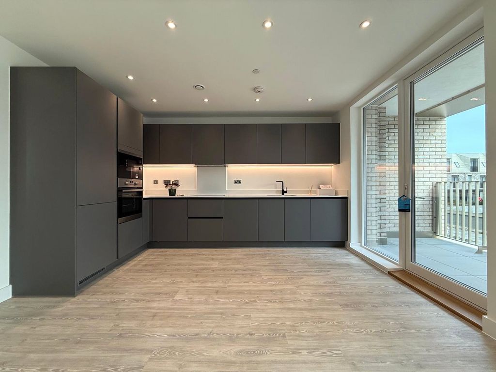 Property photo 2 of 13 Picture No. 18